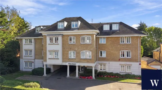 Hendon Lane, Finchley, N3, photo 1