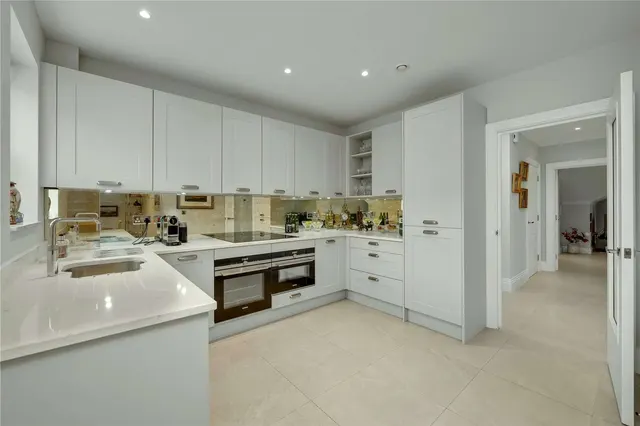 Photo 3 — Church Road, East Molesey, Surrey, KT8 9DS