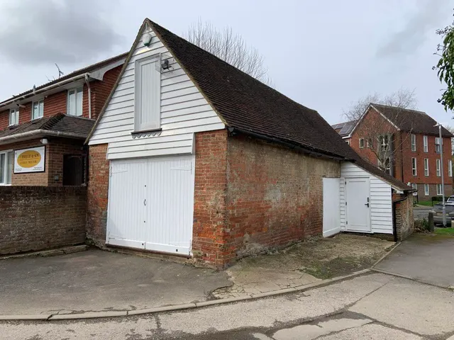 Bank Street, Cranbrook, TN17, photo 1