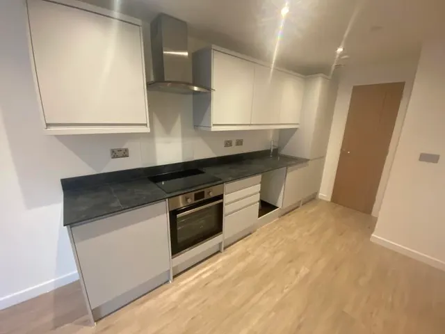 Goldsworth Road, Woking, GU21, photo 2