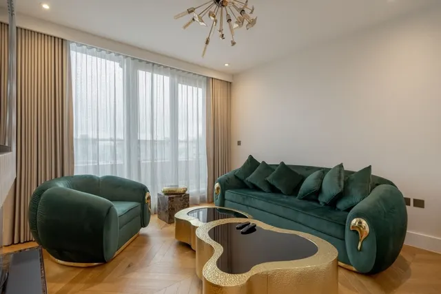 Photo 3 — Peninsula Apartments Paddington W2
