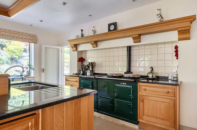 Dunwood Hill, East Wellow, SO51, photo 3