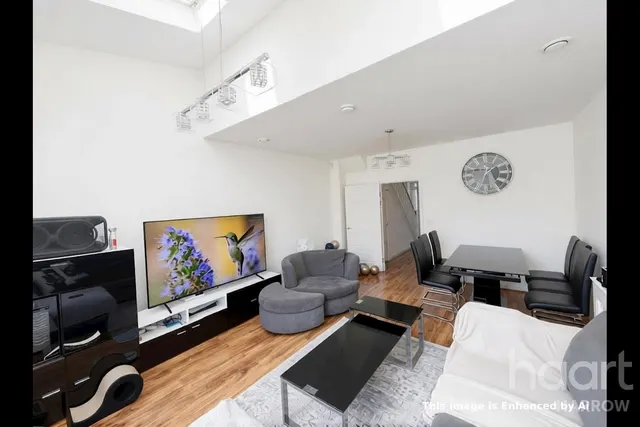 Edgecumbe Avenue, NW9, photo 2