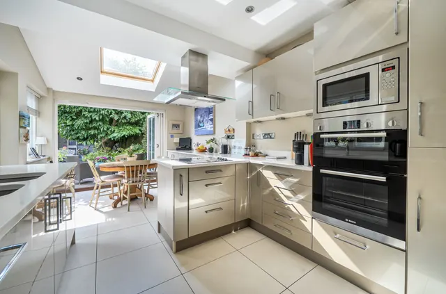 St. Pauls Road, Chichester, PO19, photo 3