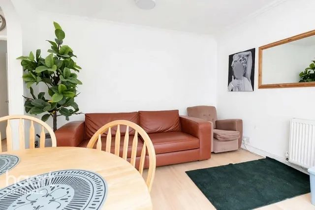 Sturgess Avenue, NW4, photo 3