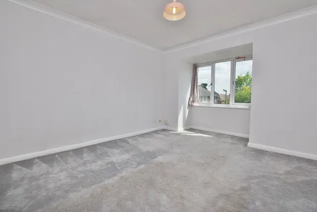 Belvedere Close, Guildford, GU2, photo 3