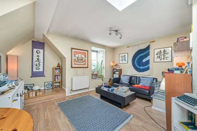 Photo 2 — Clapham Common South Side, London, Ew4, SW4