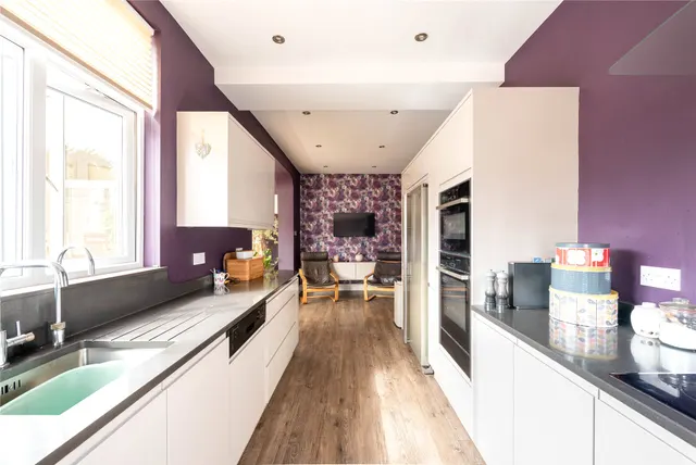 High Street, Potterspury, NN12, photo 3