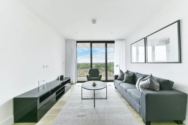 Epsom House, 2 Fairfield Avenue, Staines-upon-Thames, Greater London, TW18, photo 1