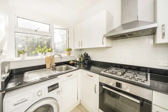 Gracefield Gardens, SW16, photo 2