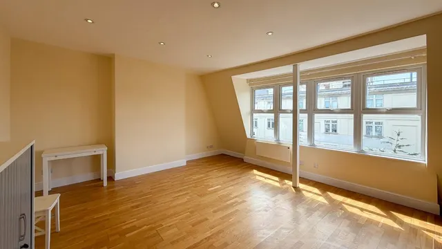 Photo 3 — High Road North Finchley, London, Greater London N12 9QD