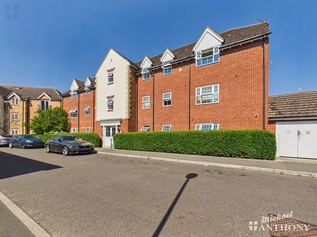 Hancock Close, Aylesbury, HP21 9AU, photo 1