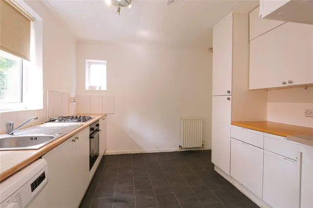 Walton Way, Denton, M34, photo 3