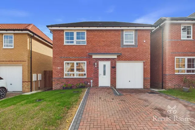 Meltonfield Chase, Dinnington, South Yorkshire, S25, photo 1