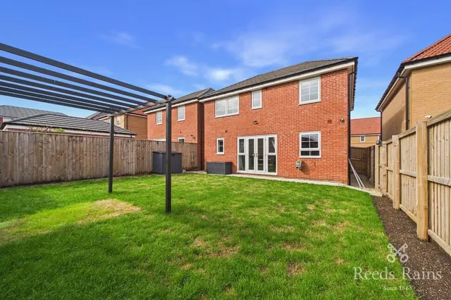 Photo 2 — Meltonfield Chase, Dinnington, South Yorkshire, S25