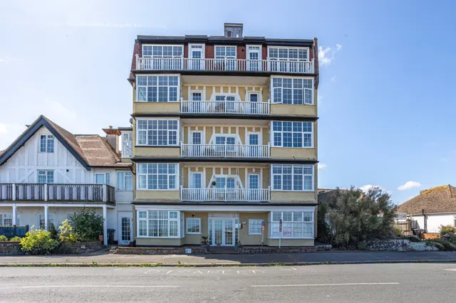 Palm Bay Avenue, Margate, CT9, photo 1