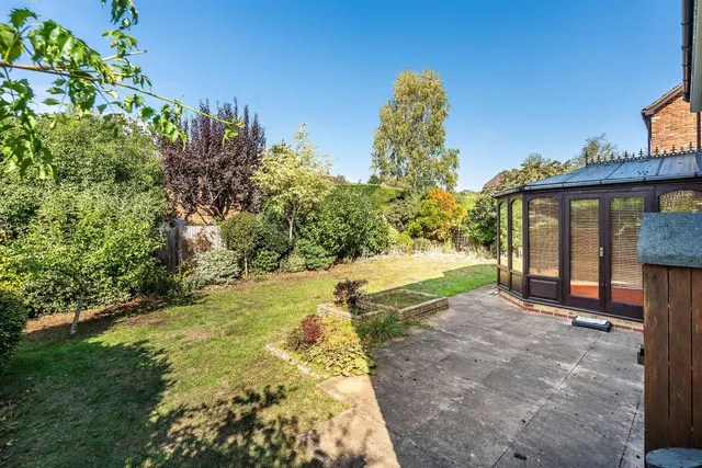Ashwood Park, Fetcham, KT22, photo 2