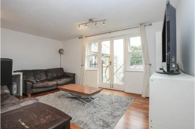 Gater Drive, Enfield, EN2, photo 3