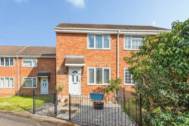 Saxton Walk, Shaw, SN5, photo 1