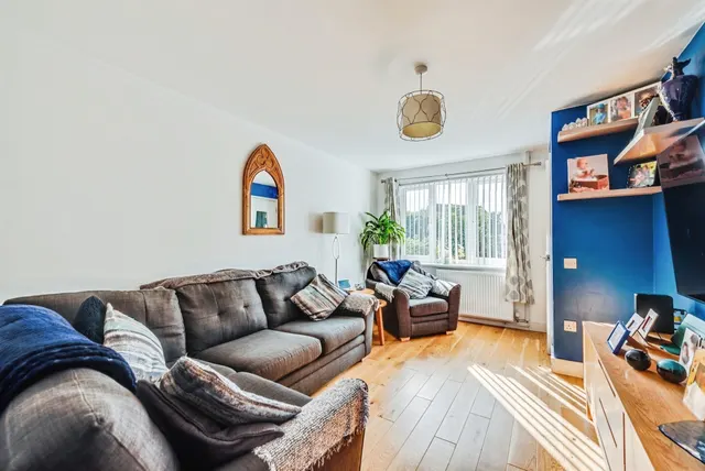 Saxton Walk, Shaw, SN5, photo 2