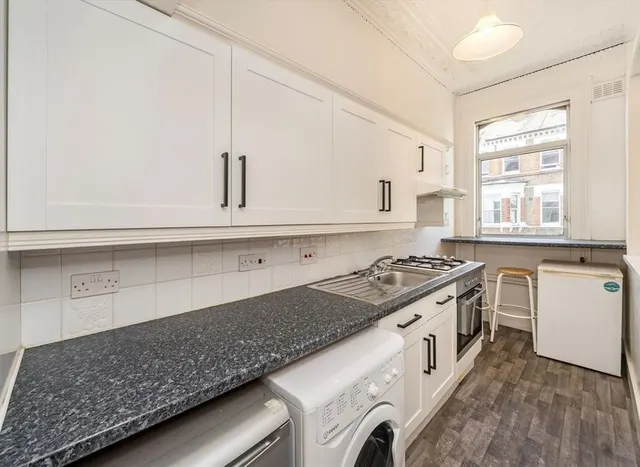 Photo 3 — Mayflower Road, Clapham, SW9