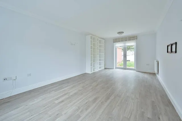 Wright Close, Bushey, WD23, photo 3