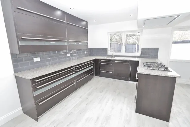 Photo 2 — Merlin Gardens, Romford, RM5 3YD