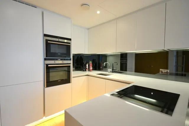 Horseferry Road, London, SW1P, photo 2