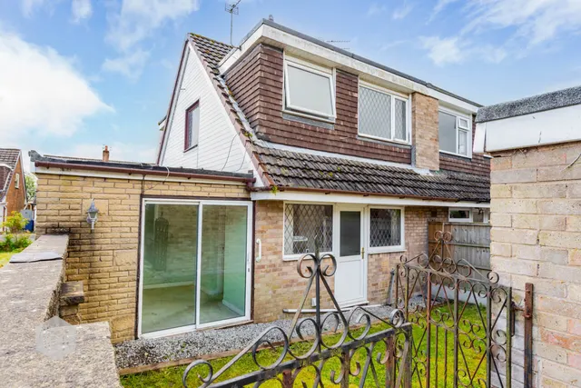 Photo 2 — Broomfield Close, Ainsworth, Bolton, BL2 5QY