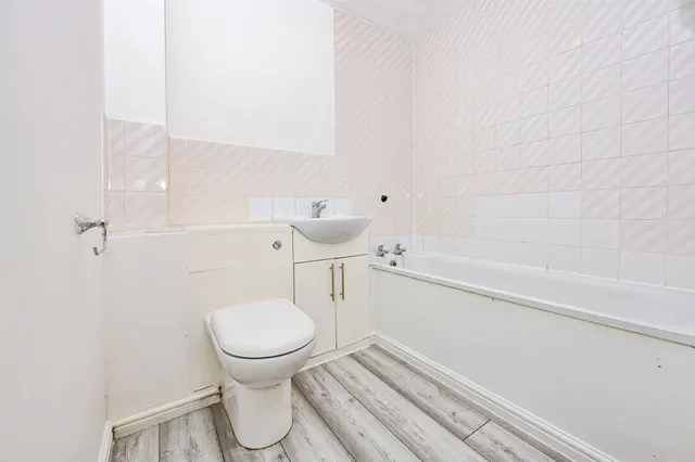 Tudor Close, Hatfield, AL10, photo 3