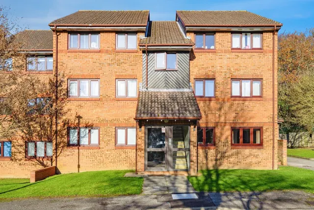 Tudor Close, Hatfield, AL10, photo 1