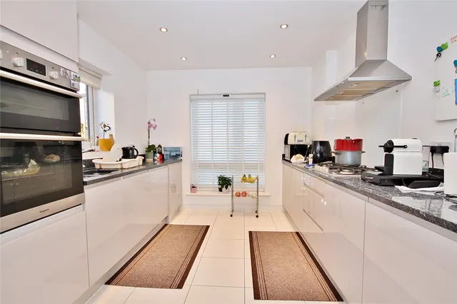 Jelley Way, Westfield, GU22, photo 3