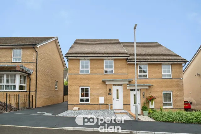 John Jobbins Way, Pontypool, NP4, photo 1