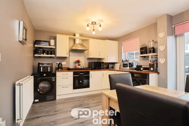 John Jobbins Way, Pontypool, NP4, photo 2