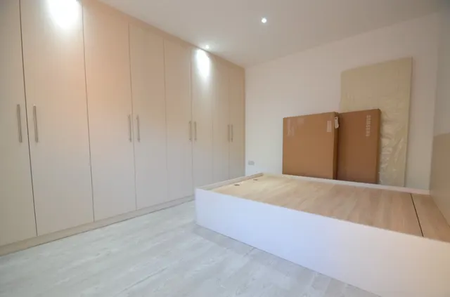 Elizabethan Close, Stanwell, photo 1