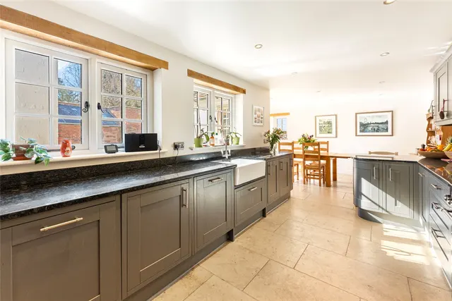 Photo 2 — School Hill, Offchurch, Leamington Spa, Warwickshire, CV33