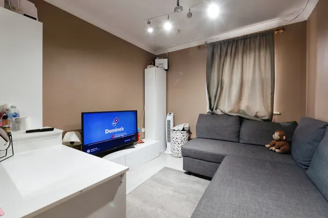 Photo 3 — Rawlyn Close, Chafford Hundred, Grays, Essex, RM16