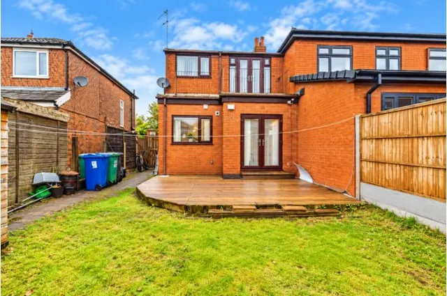 Parkhills Road, Bury, BL9, photo 2