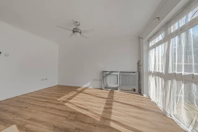 Photo 2 — Lordship Road, Northolt, UB5