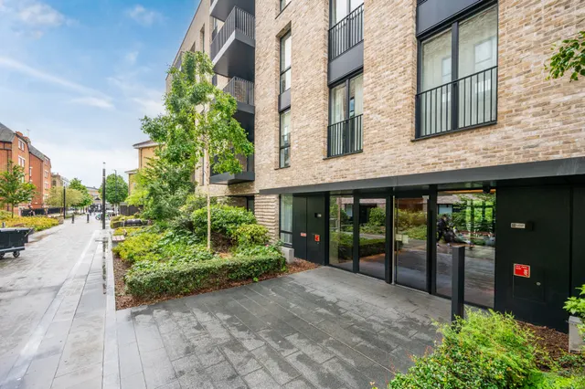 Flat 2, 3 Fisherton Street, photo 1