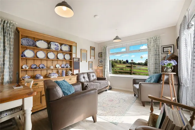 Photo 3 — Jellicoe Avenue, GARTMORE, Stirlingshire, FK8