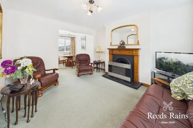 Photo 3 — Hillcrest Drive, Newtownabbey, County Antrim, BT36