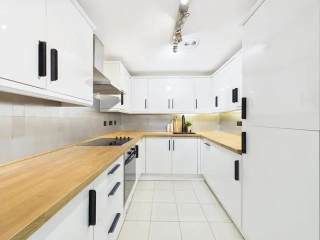 Petersham Road, Richmond, TW10, photo 2