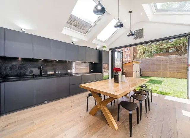 Falkland Road, Kentish Town, NW5, photo 2