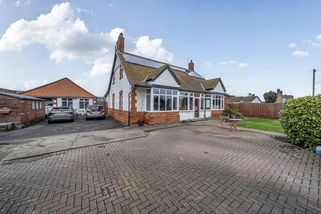 Photo 3 — Mablethorpe, LN12 1EW