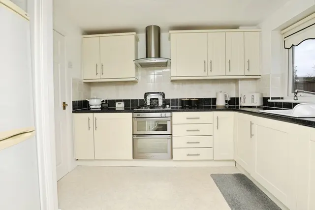 Moorlands Road, Thornton, L23, photo 3