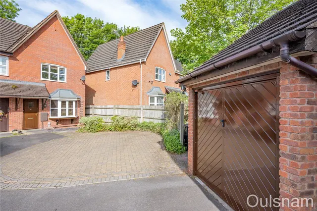Pavilion Gardens, Bromsgrove, Worcestershire, B61 0UH, photo 1