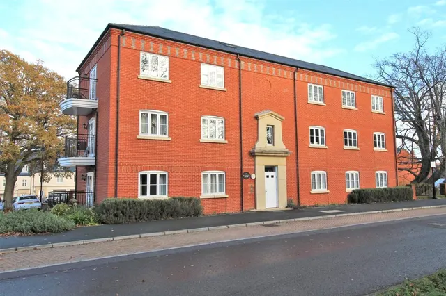 Scarlett's Road, Wellesley, Aldershot, Hampshire, GU11 4AG, photo 1