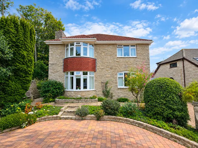 Elwell Manor Gardens, Weymouth, DT4, photo 1