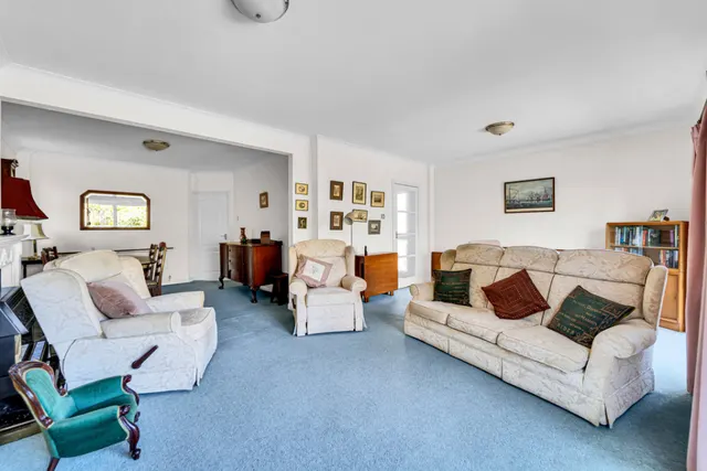 Wolsey Road, Ashford, TW15, photo 3